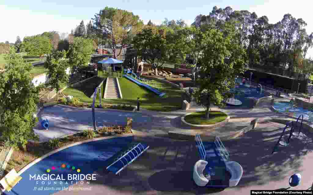 Майданчик "Чарівний міст" / Magical Bridge Playground&nbsp;у місті Пало-Альто, Каліфорнія