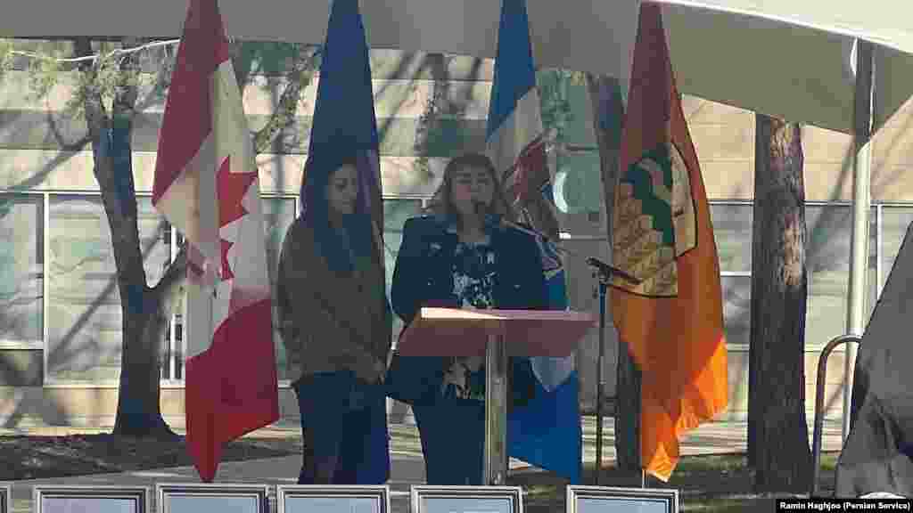 یادبود جان&zwnj;باختگان پرواز پی&zwnj;اس ۷۵۲ در دانشگاه آلبرتا