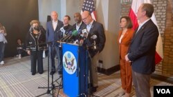 UNkosikazi Nancy Pelosi uxoxa leziphathamandla zakwele Poland, May 1, 2022 VOA