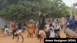 Le festival "Rendez-vous chez nous", à Lomé, le 28 avril 2022. (VOA/Amen Assignon)