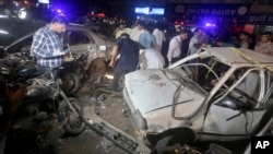 محل واقعهٔ انفجار امشب در ساحهٔ صدر شهر کراچی پاکستان 