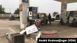 Les entreprises françaises saccagées au Tchad, le 14 mai 2022. (VOA/André Kodmadjingar)
