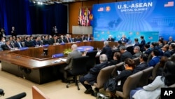 រូបឯកសារ៖ ប្រធានាធិបតី​សហរដ្ឋ​អាមេរិក លោក Joe Biden ចូលរួម​ក្នុង​កិច្ចប្រជុំ​កំពូល​ពិសេស​អាមេរិក​អាស៊ាន​ នៅ​ក្រសួង​ការបរទេស​សហរដ្ឋ​អាមេរិក ក្នុង​រដ្ឋធានី​វ៉ាស៊ីនតោន ថ្ងៃទី ១៣ ខែឧសភា ឆ្នាំ២០២២។ 