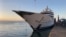 Яхта Amadea, що належить підсанкційному російському олігарху Сулейману Керімову, пришвартована в Лаутокі, Фіджі. ФОТО: ФОТО AFP ФОТО / МІНІСТЕРСТВО ЮСТИЦІЇ США