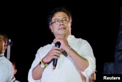 El candidato presidencial de izquierdas, Gustavo Petro, en el acto de cierre de campaña en Barranquilla, Colombia, el 21 de mayo.