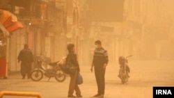 انتشار ریزگرد در شهرهای ایران - ایرنا