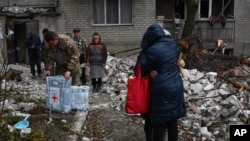 Người dân Ukraine ở Chasiv Yar, ngày 27/11/2022. 