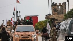 Çekdarên Koma Suleyman Şah ya ser bi Tirkîyê ve li Efrînê. (arşîv)