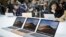Một sự kiện giới thiệu máy tính MacBook Air ở New York hồi tháng 10/2018 (AP Photo/Bebeto Matthews).