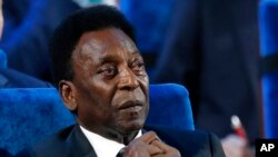 Legenda sepak bola Brazil Pele di Kremlin, Moskow, 1 Desember 2017. (Foto: AP)