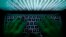 Дві урядові установи США заявили 13 листопада 2024 року, що розслідування підтвердило, що хакери, пов’язані з Китаєм, зламали мережі кількох телекомунікаційних компаній США. Архівне фото: Людина друкує на клавіатурі комп’ютера на цій ілюстрації, 28 лютого 2013 року. 