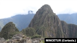 La medida tomada de disminuir la capacidad de admisión se dio “sin ninguna valoración o criterio técnico”, dijo a la VOA Neil Castro, licenciado y consultor en turismo y representante de la Municipalidad de Machupicchu ante su unidad de gestión.