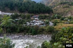 Houses in Chilehana, across Neelam river near the Line of Control between India and Pakistan, in Teetwal in north Kashmir's Kupwara district. (M. Hamid)