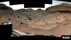NASA’s Curiosity Mars rover used its Mast Camera, or Mastcam, to capture this panorama while driving toward the center of this scene, an area that forms the narrow “Paraitepuy Pass,” on Aug. 14, the 3,563rd Martian day, or sol, of the mission. (NASA/JPL-Caltech/MSSS)