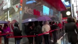 Beragam Aturan Broadway hingga Stadion di tengah Ancaman 'Omicron Siluman'