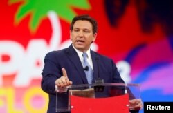 Gubernur Florida Ron DeSantis di Orlando, Florida, AS, 24 Februari 2022. (REUTERS/Octavio Jones)