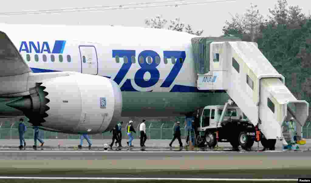 ANA's Boeing 787 Dreamliner after making an emergency landing at Takamatsu airport in western Japan January 16, 2013.