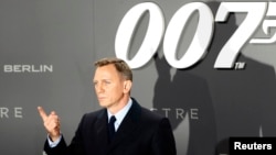 Actor Daniel Craig - James Bond 007 