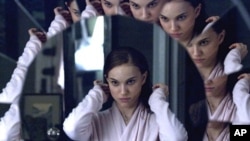 Natalie Portman in BLACK SWAN