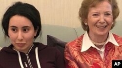 Sheikha Latifa bint Mohammed Al Maktoum (à g.), fille de l'émir de Dubaï Mohammed ben Rached al-Maktoum.