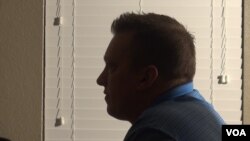 A Houston-based natural products distributor who calls himself “Chris Kratom” has stopped selling kratom because of the impending ban, but he has used the product himself and says he knows of many others who have benefited from it. (G. Flakus/VOA)