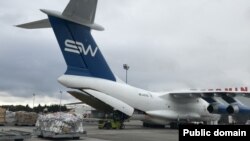 Azərbaycan Türkiyəyə yardım göndərir (Foto Fövqəladə Hallar Nazirliyinindir)