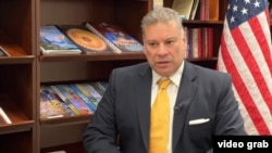 Заменик помошник на државниот секретар на САД за Европа и Евроазија рече дека решение за корупцијата е процесот на пристапување, нагласувајќи дека САД воведуваат голем број санкции за корумпирани и оти Европа да го направи истото