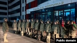 Hərbi tibbi personal Türkiyəyə yola düşərkən (Foto Müdafiə Nazirliyinindir)