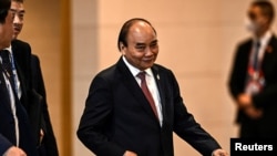 Và sự thực đã xảy ra đúng như tin đồn: Hôm 17/1, Trung ương Đảng Cộng sản Việt Nam quyết định cho Chủ tịch Nguyễn Xuân Phúc từ chức!