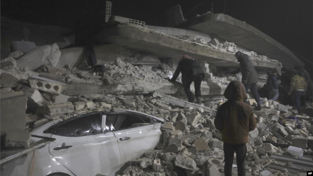 تصاویر خبرگزاری آسوشیتدپرس از زلزله ۷/۸ ریشتری در جنوب ترکیه و بخش‌هایی از سوریه در بامداد ۱۷ بهمن ۱۴۰۱