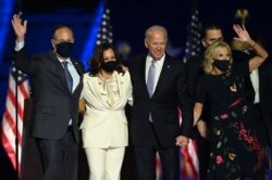 جو بایدن، معاونش کامالا هریس و همسران آنها