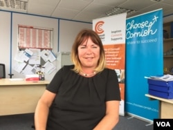 Mel Colton-Dyer of Cornwall's Chamber of Commerce says EU assistance has transformed the region. (L. Ramirez/VOA)