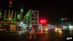 ယခင်မှတ်တမ်းရုပ်ပုံ | ရန်ကုန်မြို့ပေါ် လျှပ်စစ်မီးပြတ်နေသည့် မြင်ကွင်းတခု