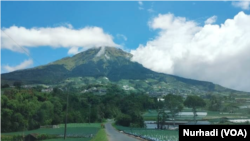 Lahan pertanian di Kajoran, Magelang, Jawa Tengah di kaki Gunung Sumbing. (Foto: VOA/Nurhadi)