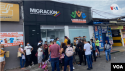 Más de medio millón de migrantes venezolanos han recibido el permiso para permanecer en Colombia durante 10 años. [Foto: Jairo Chacón, VOA]