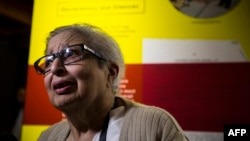 Frene Ginwala avait été nommée présidente de l'Assemblée nationale en 1994, tandis que Nelson Mandela était élu président, marquant la fin du régime d'apartheid