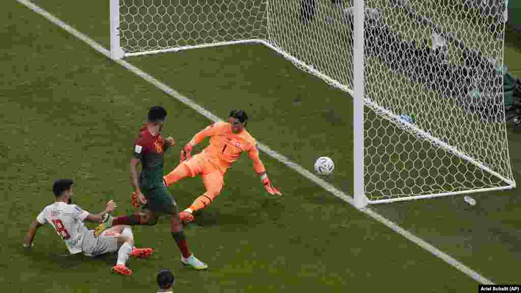 Gonçalo Ramos marca o seu terceiro golo frente à Suíça. Portugal passou aos quartos-de-final do Mundial&nbsp;