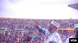 Atiku Abubakar a waje gangamin siyasa