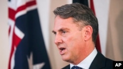 2022年6月12日，澳大利亚副总理兼国防部长马勒斯（Richard Marles）在新加坡召开的第19届国际战略研究所（IISS) “香格里拉”对话的记者会上回答记者提问。