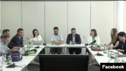 Učesnici okruglog stola "Smederevo, Bor i Zrenjanin – borba sa posledicama kineskih projekata" u organizaciji Beogradskog centra za bezbednosnu politiku, u Beogradu, 14. juna 2022. (Foto: Facebook Live)