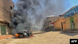 Les dirigeants sud-soudanais sont régulièrement accusés de maintenir un statu quo, d'attiser les violences, de réprimer les libertés politiques et de détourner les fonds publics.