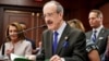 El representante Eliot Engel introdujo la propuesta de ley para combatir la corrupción en El Triangulo Norte para llegar a las causas de la migración irregular de Centroamericanos hacia Estados Unidos. 