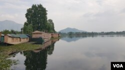 A chain of houseboats anchored on the banks of Nigeen Lake in Kashmir. (Bilal Hussain/VOA)