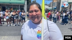 Candelaria, original de Guatemala pero residente en California desde hace más de dos años, considera que es necesario que la región sur del continente avance más en la cuestión de los derechos a la comunidad LGBTQ. [Foto: VOA / Antoni Belchi]