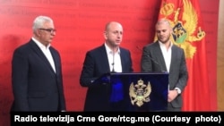 Predstavnici Demokratskog fronta Andija Mandić i Milan Knežević i Maksim Vučinić iz Radničke partije Crne Gore 