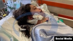 A photo purporting to show Mahsa Amini on a ventilator has been circulating on social media.