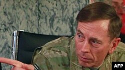 Архівне фото: генерал Девід Петреус очолював сили НАТО та США в Афганістані в 2011 році