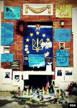 Cộng đồng Mỹ gốc Ukraina ở khu vực East Village, quận Manhattan, New York tưởng nhớ những người đã thiệt mạng trong những vụ biểu tình ở Ukraina hồi gần đây