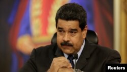 Vivanco aseguró: "“De lo que se trata es de evitar un deterioro aún mayor de las condiciones internas en Venezuela. Las circunstancias en las que viven los venezolanos ya son extremas. Pero yo creo que la comunidad internacional aún está a tiempo de tomar una posición responsable y seria frente a esta crisis”.