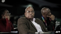 Jacob Zuma siège parmi les délégués lors d'une réunion du parti au pouvoir African National Congress (ANC) sur sa politique d'expropriation à Johannesburg, le 19 mai 2018.